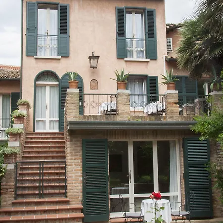 Ai Giardini Di San Vitale לינה וארוחת בוקר 4*