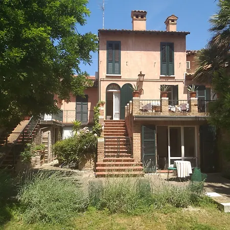 לינה וארוחת בוקר Ai Giardini Di San Vitale