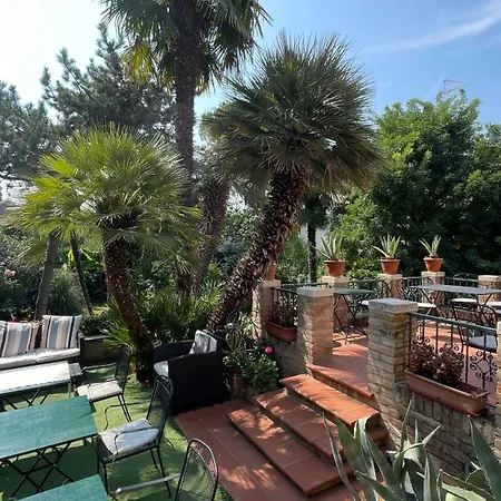 Ai Giardini Di San Vitale 라벤나