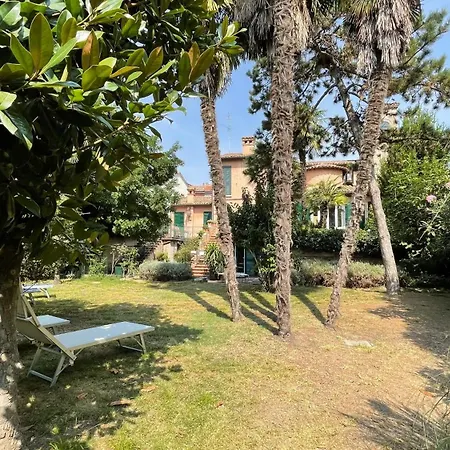 Ai Giardini Di San Vitale B&B 라벤나
