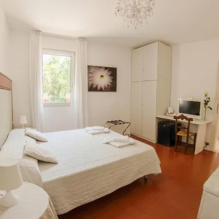 Ai Giardini Di San Vitale B&B 라벤나
