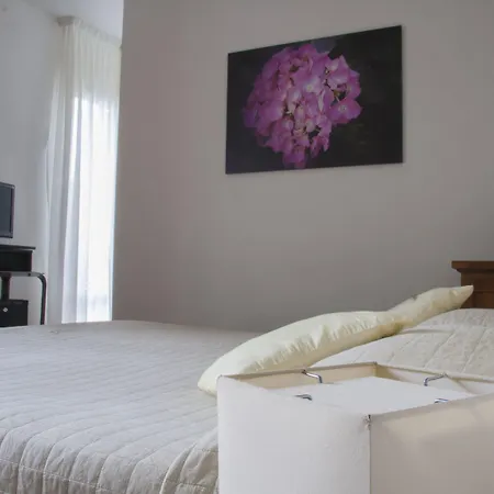 Ai Giardini Di San Vitale Bed & Breakfast 4*