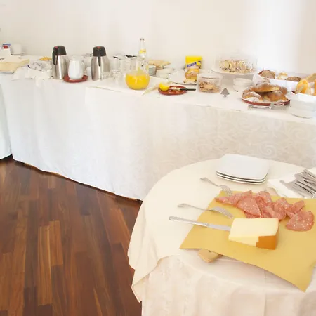Bed & Breakfast Ai Giardini Di San Vitale 4*