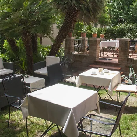 Ai Giardini Di San Vitale Bed & Breakfast 4*