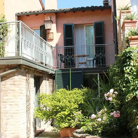 Ai Giardini Di San Vitale 3*